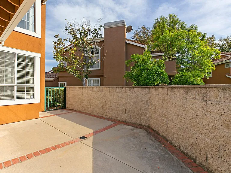 132 Matisse Cir — Photo 27
