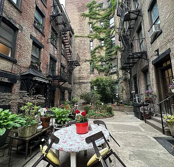 220 W 17th St #4C — Photo 7