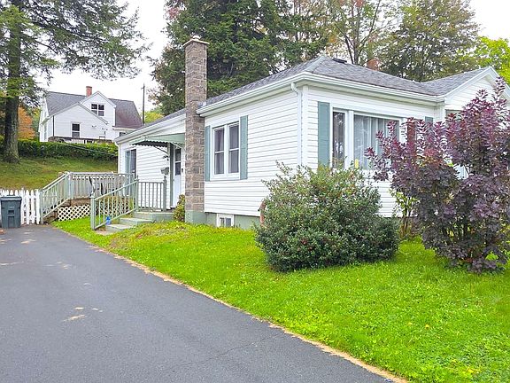 3rd image of 181 Crescent St
