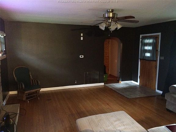 4th image of 815 Hanna Dr