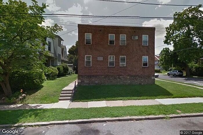 2nd image of 400 Unruh Ave