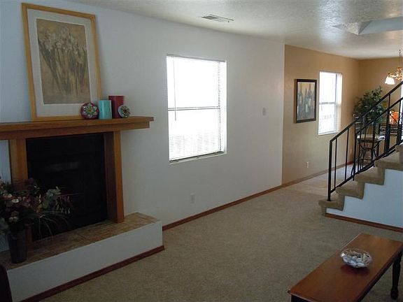 3rd image of 11905 Lombard Ln NE
