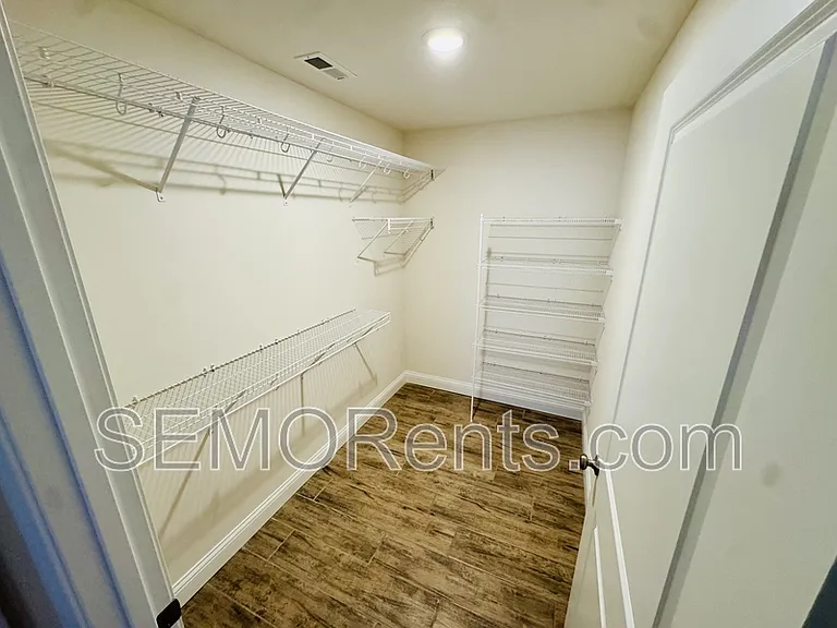 3932 McKendree Crossing Dr — Photo 10