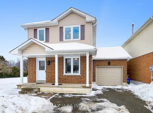 102 Penfound Dr, Clarington, ON L1C 4B8