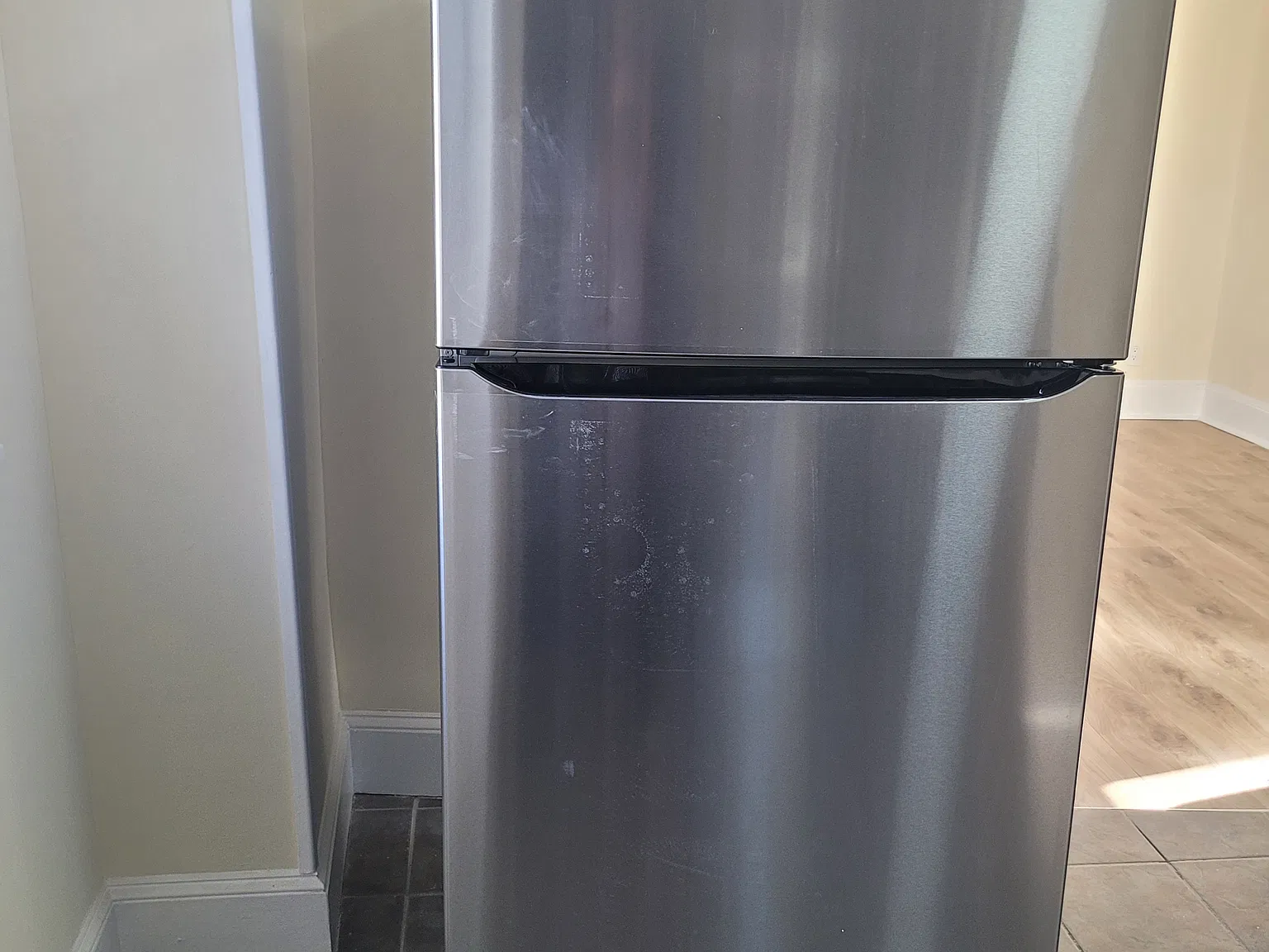3 bed, 1100 sqft, $2,700 — Photo 3