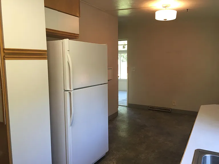 1520 S Grape St — Photo 9
