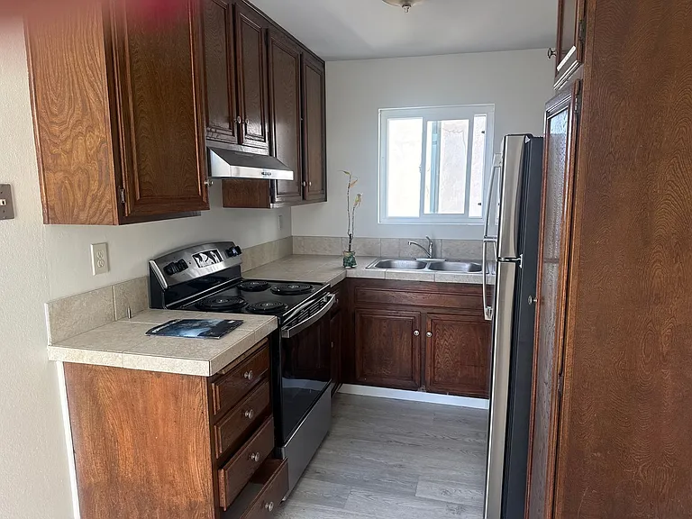 121 Elder Avenue A - J — Photo 6