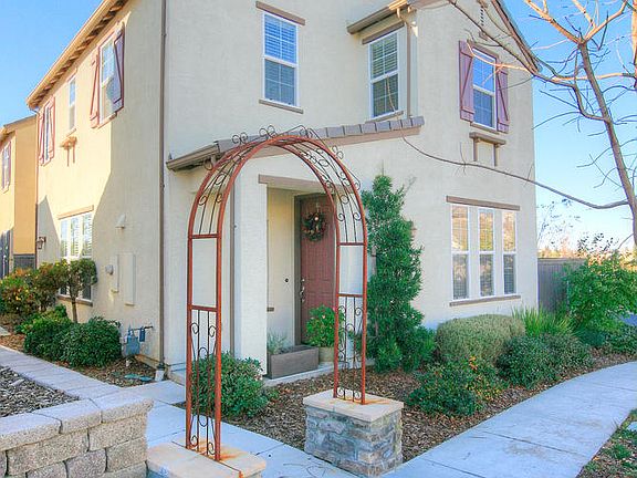 3rd image of 180 Talmont Circle