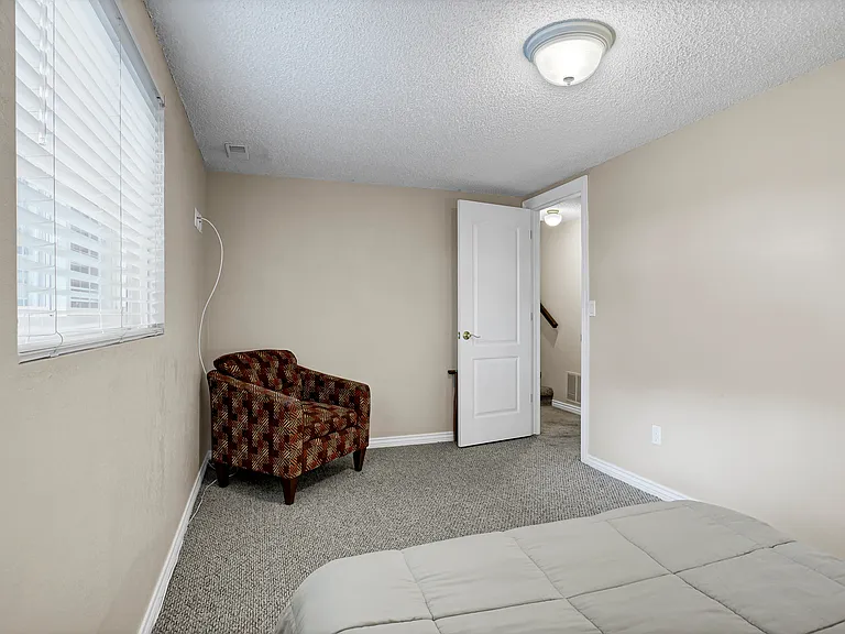 2990 Roche Dr S — Photo 13