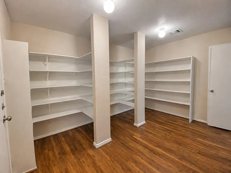 525 Eagles Nest Cv — Photo 16