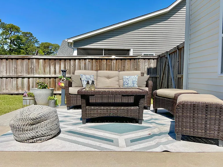 455 Aurora Pl — Photo 32