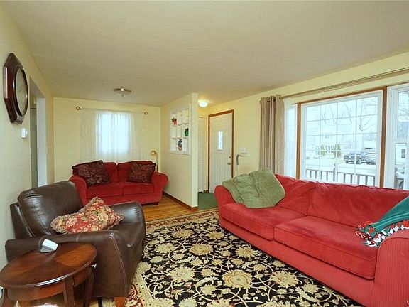 5th image of 344 Cornwall Ave