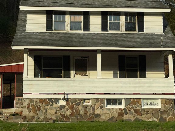 2nd image of 1091 Main Rd