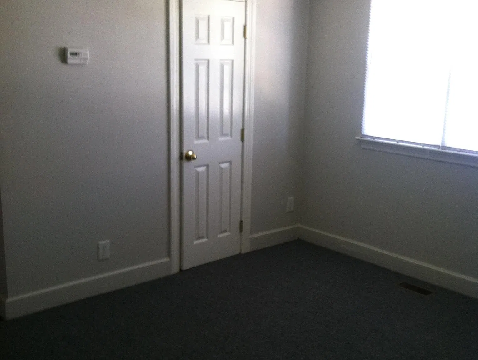 221 N Roberson St — Photo 4