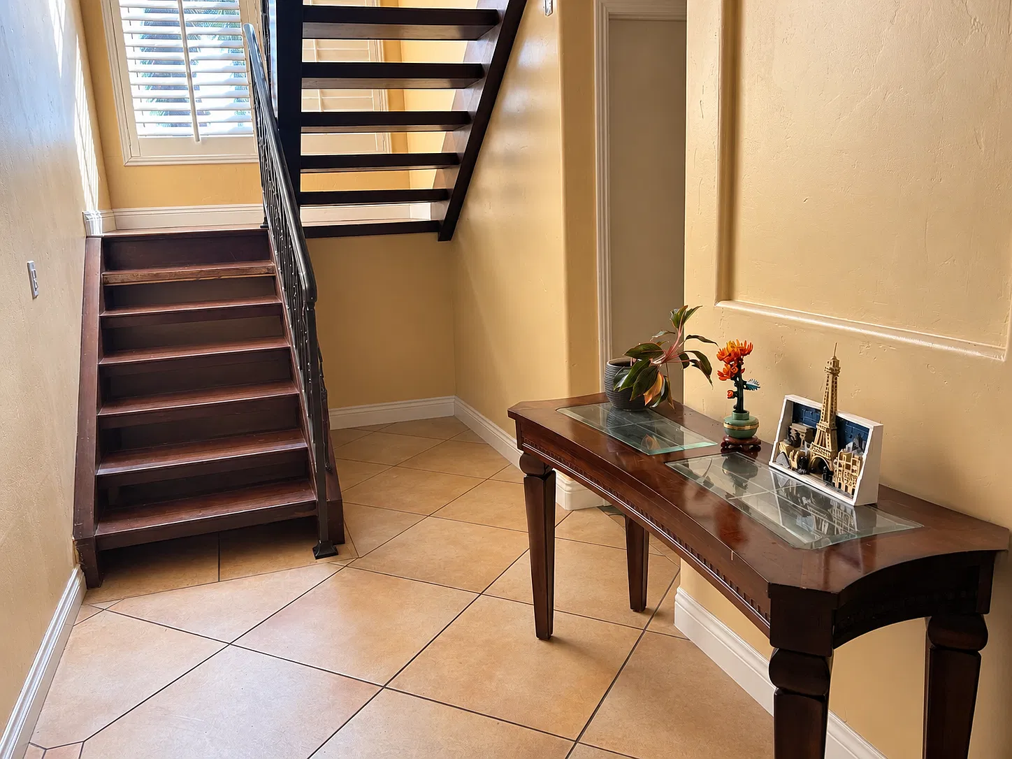4 bed, 1800 sqft, $4,500 — Photo 1