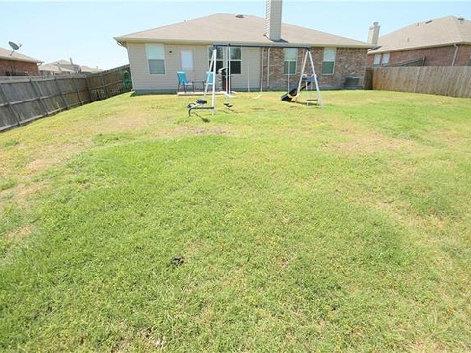 2nd image of 600 Timberhaven Trl