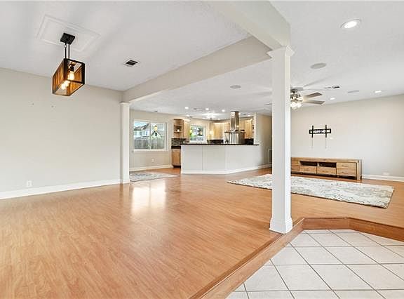 3rd image of 1913 Poplar St