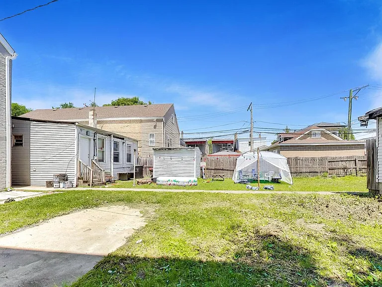 1821 S Fairfield Ave — Photo 27