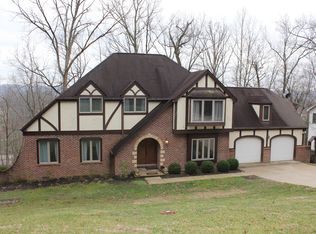 115 Seven Oaks Dr, Scott Depot, WV 25560