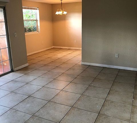 4th image of 3950 Versailles Dr