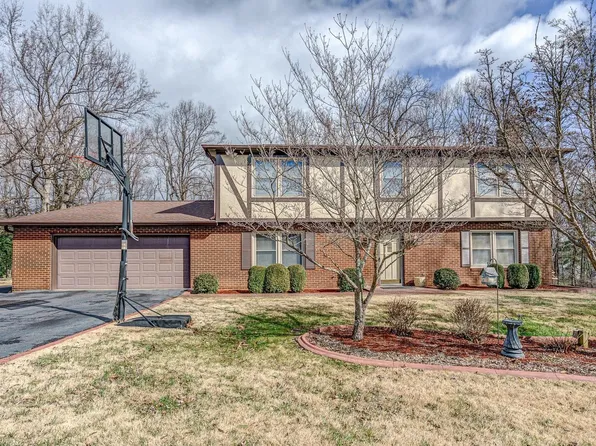 6530 Sugar Ridge Dr, Roanoke, VA 24018
