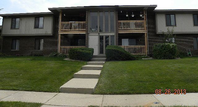 1st image of 801 Brook Dr APT 4