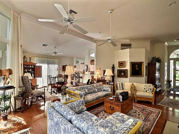 3rd image of 460 N Peppertree Dr