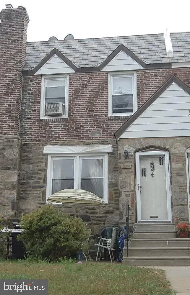 131 Academy Ln photo 1