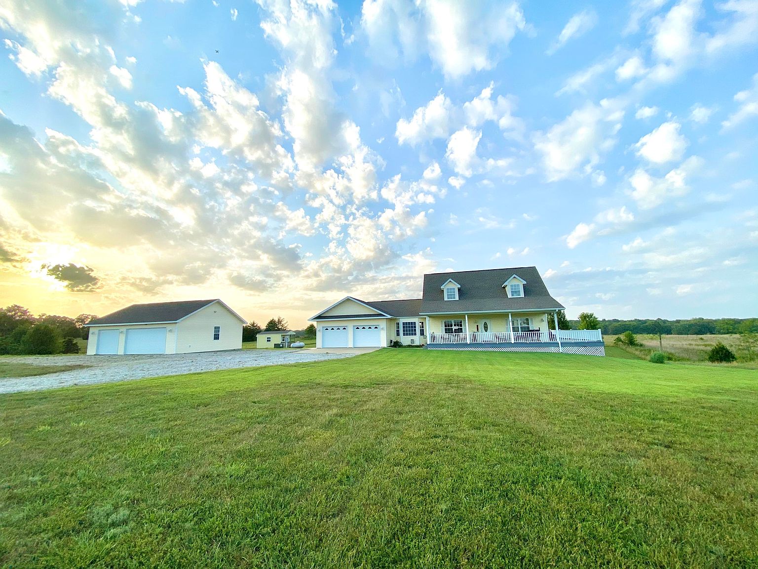 6552 private road 1601 west plains mo 65775 mls 60169319 zillow