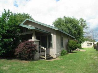 912 6th St, Perry, OK 73077