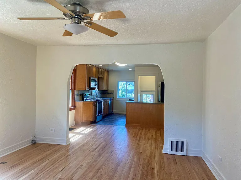 3909 Perry St — Photo 3