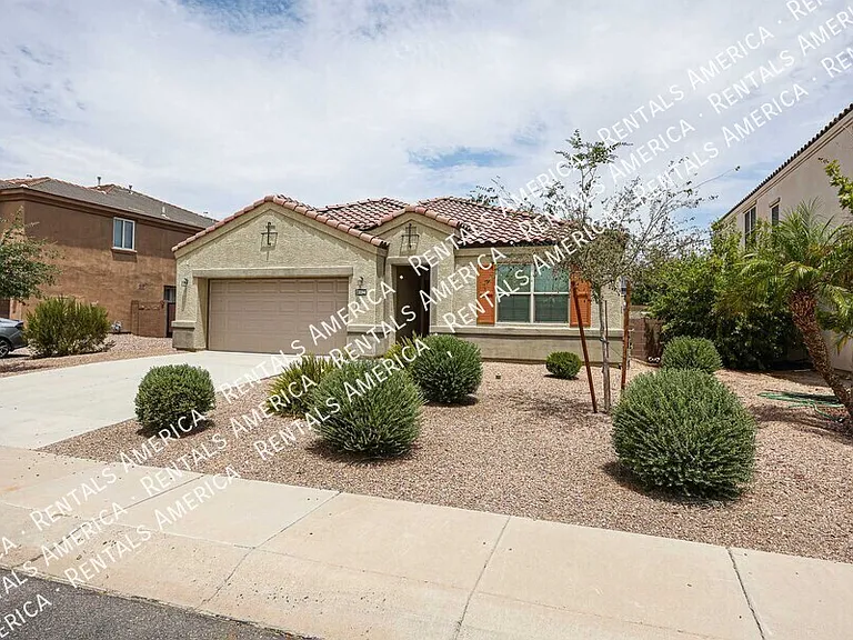 30044 W Avalon Dr — Photo 2