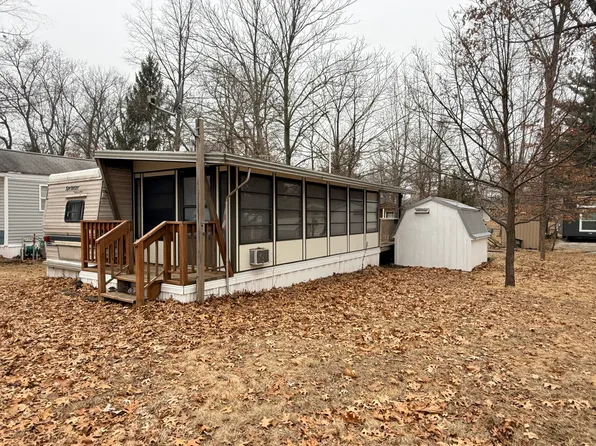 8-21/22 Woodhaven Lakes, Sublette, IL 61367
