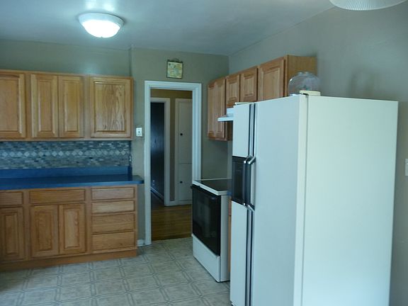 3rd image of 1420 N Bosart Ave