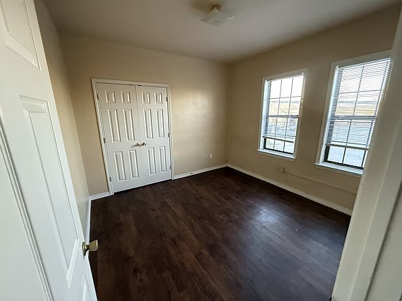 4th image of 354 E Southcross Blvd APT 6