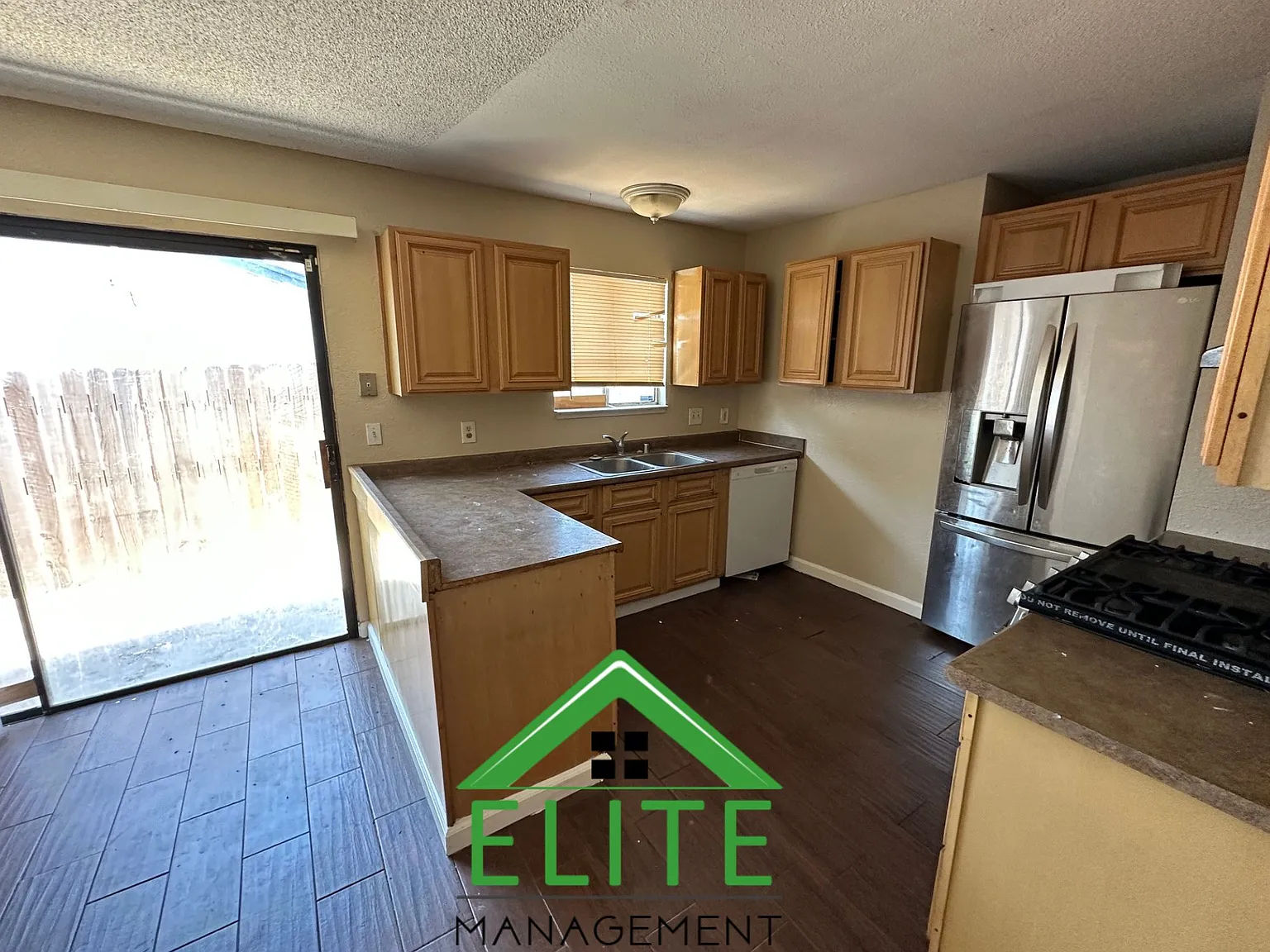 3 bed, 1206 sqft, $2,195 — Photo 3