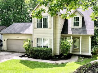 911 Old Hickory Ln, Lake Orion, MI 48362