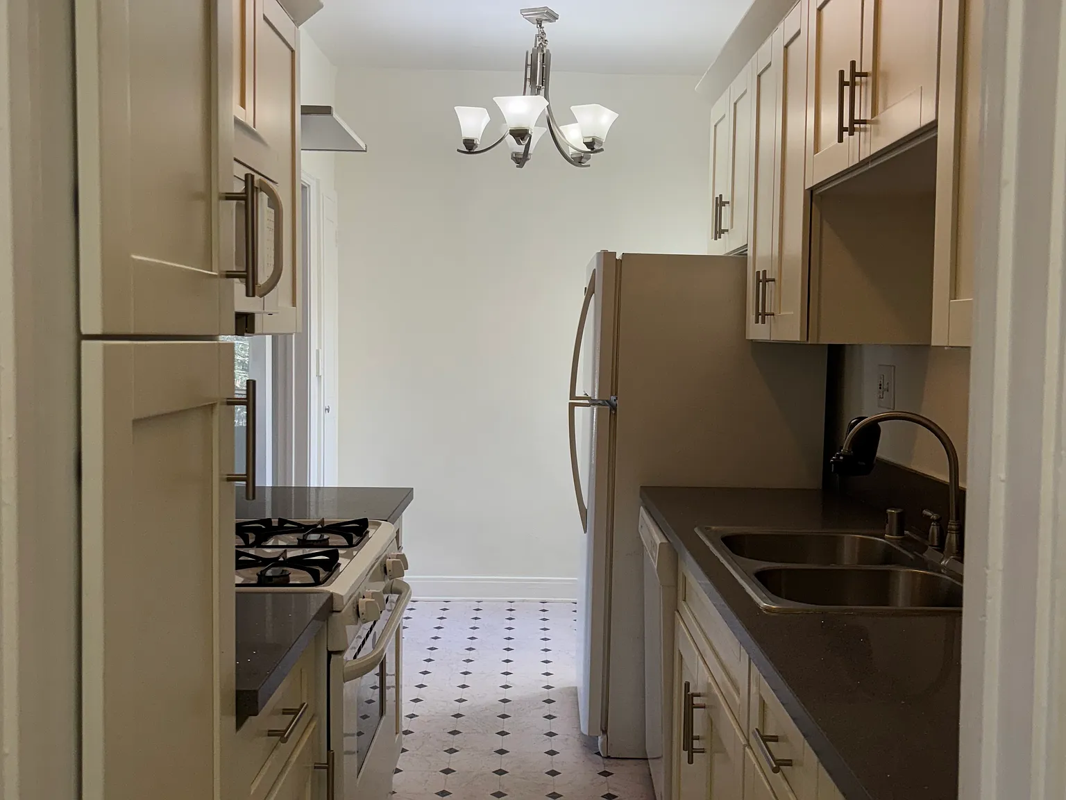 1 bed, 700 sqft, $1,895 — Photo 3