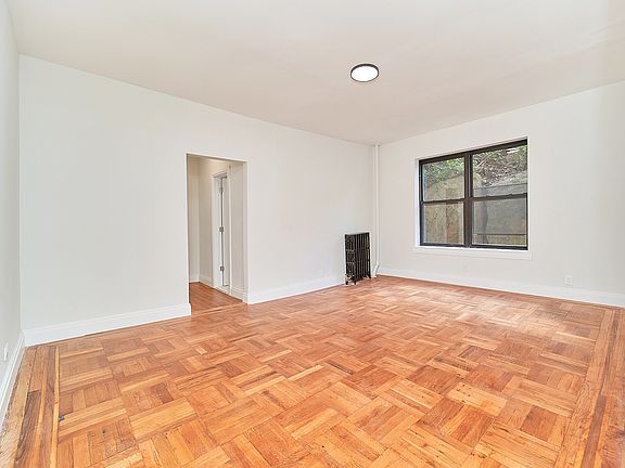 5th image of 56 Bennett Ave APT 2I