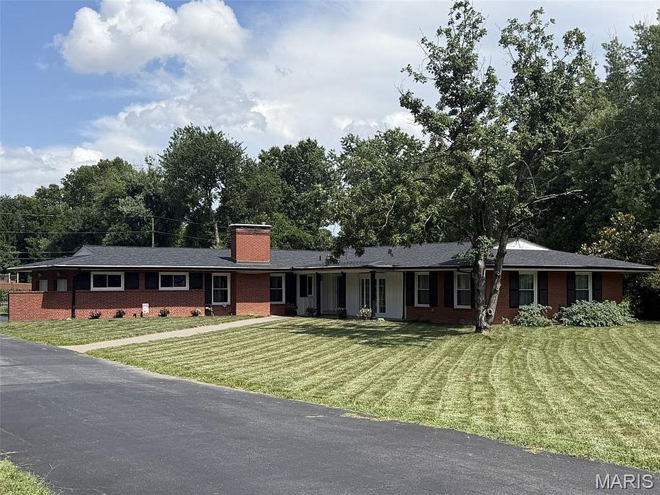 1st image of 9860 Bridle Trail Ln