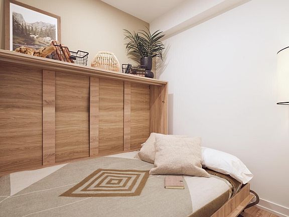 5th image of 729 N Kingsbury St #1102