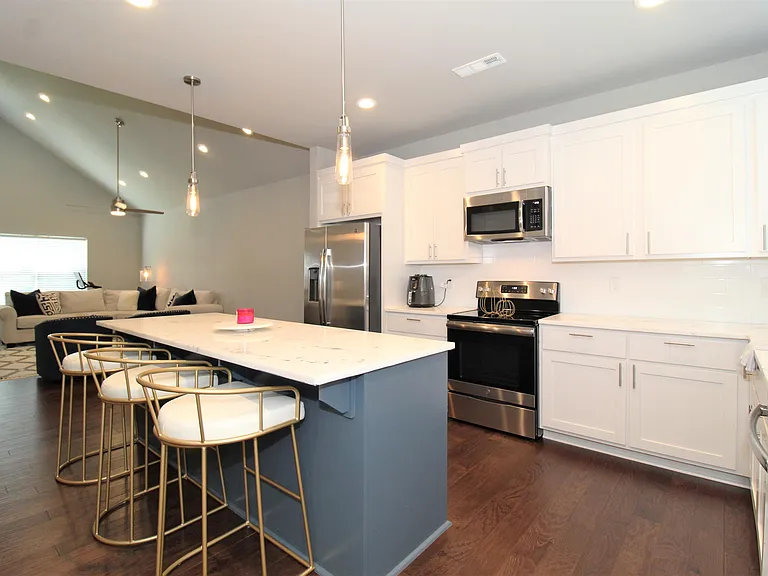 2047 S Florida Way — Photo 9