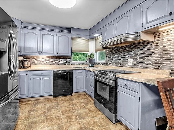 5th image of 130 Farber Ln