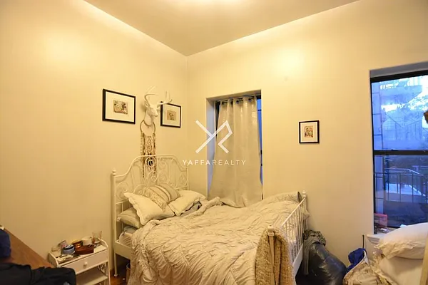 Rented by Yaffa Realty LLC | media 32