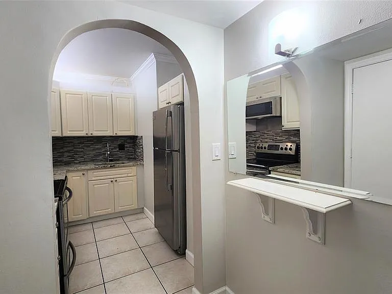 555 SE 8th St #151 — Photo 24