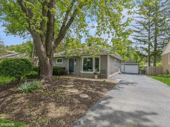 143 George St, Barrington, IL 60010