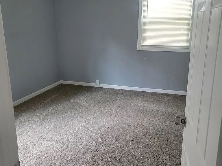 4043 Woodland Ave — Photo 9
