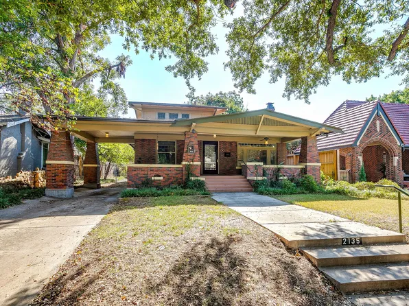 2135 Pembroke Dr, Fort Worth, TX 76110