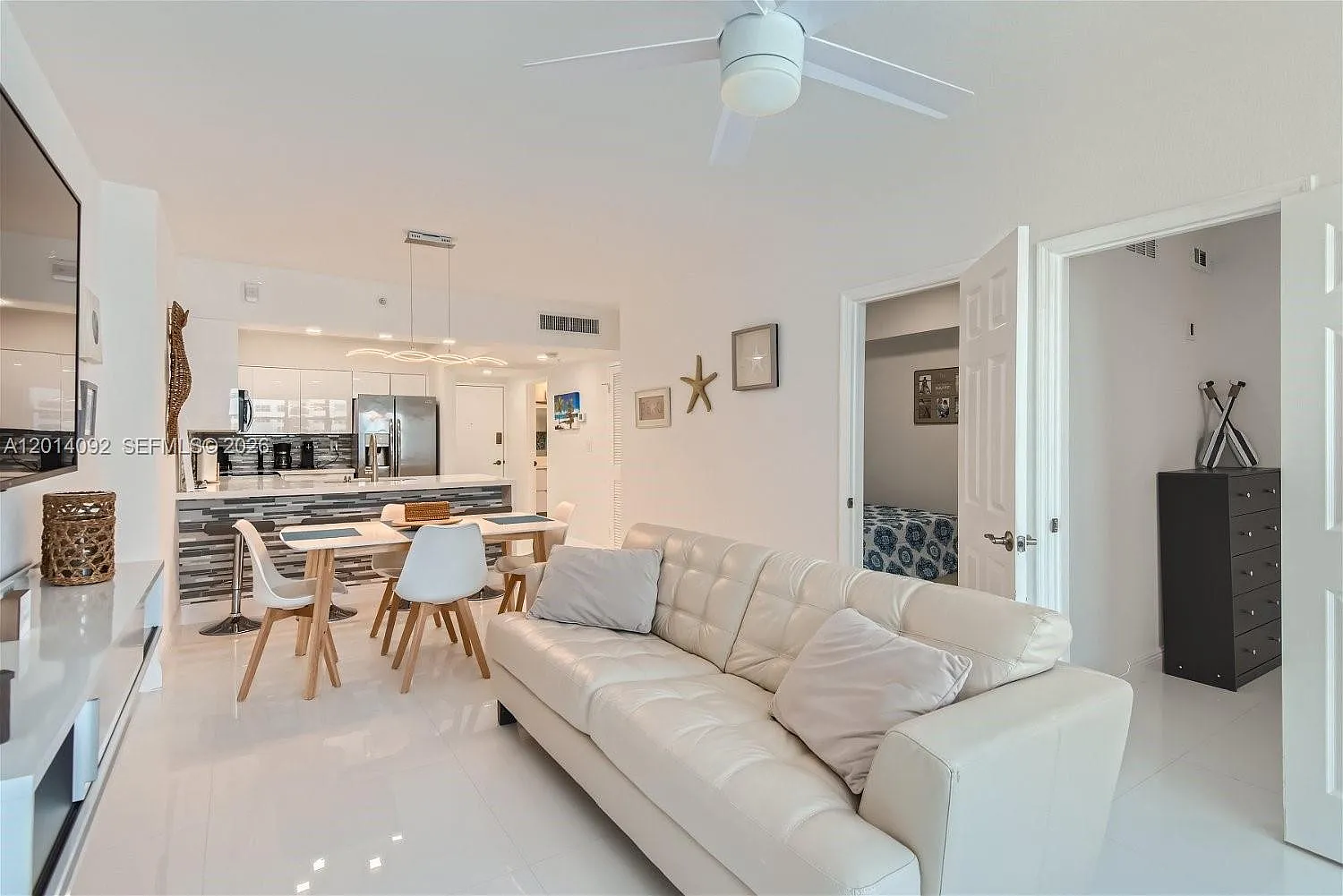 Wave Condo — Photo 3