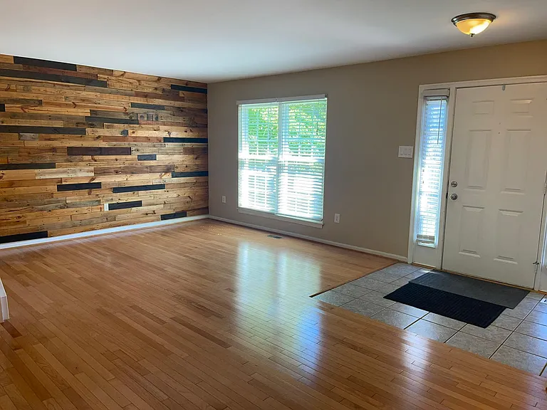 42 Battersea Bridge Ct — Photo 3